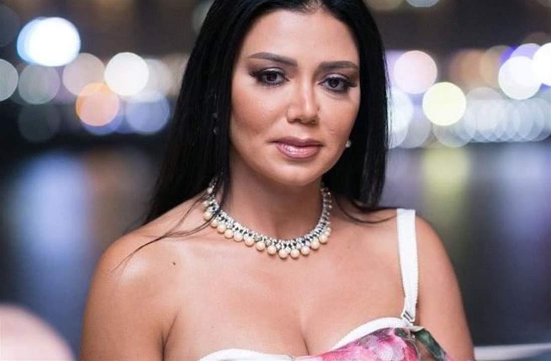 بعد أزمة فستانها... هكذا بدت رانيا يوسف في أحدث ظهور لها