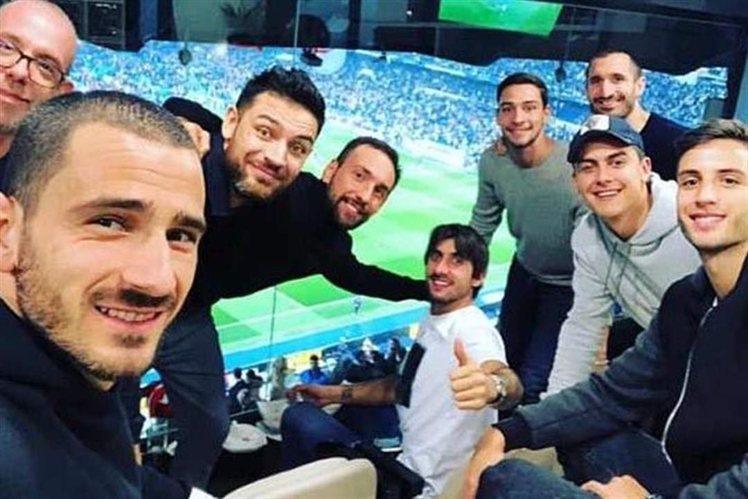 بالفيديو والصور: ديربي الموت جمع الأضداد في معقل ريال مدريد .. نجوم كثيرة في البرنابيو وكريستيانو رونالدو أبرز المقاطعين!