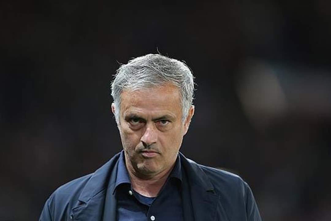 جوزيه مورينيو محبط من لاعبيه البدلاء بعد الهزيمة في فالنسيا .. بول بوغبا فشل في استغلال الفرصة