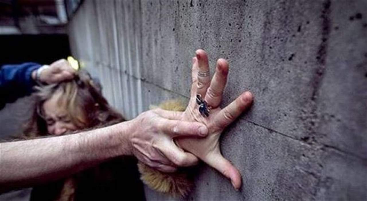 سبعيني يغتصب حفيدته ويفقدها عذريتها