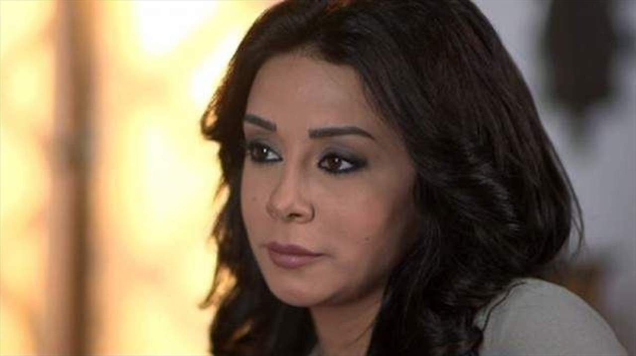 تعرفوا إلى ابن الفنانة كاريس بشار...هل يشبهها؟ 