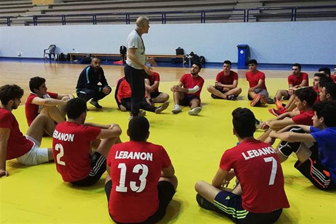 منتخب "اليد" المدرسي يكثف استعداداته للبطولة العربية