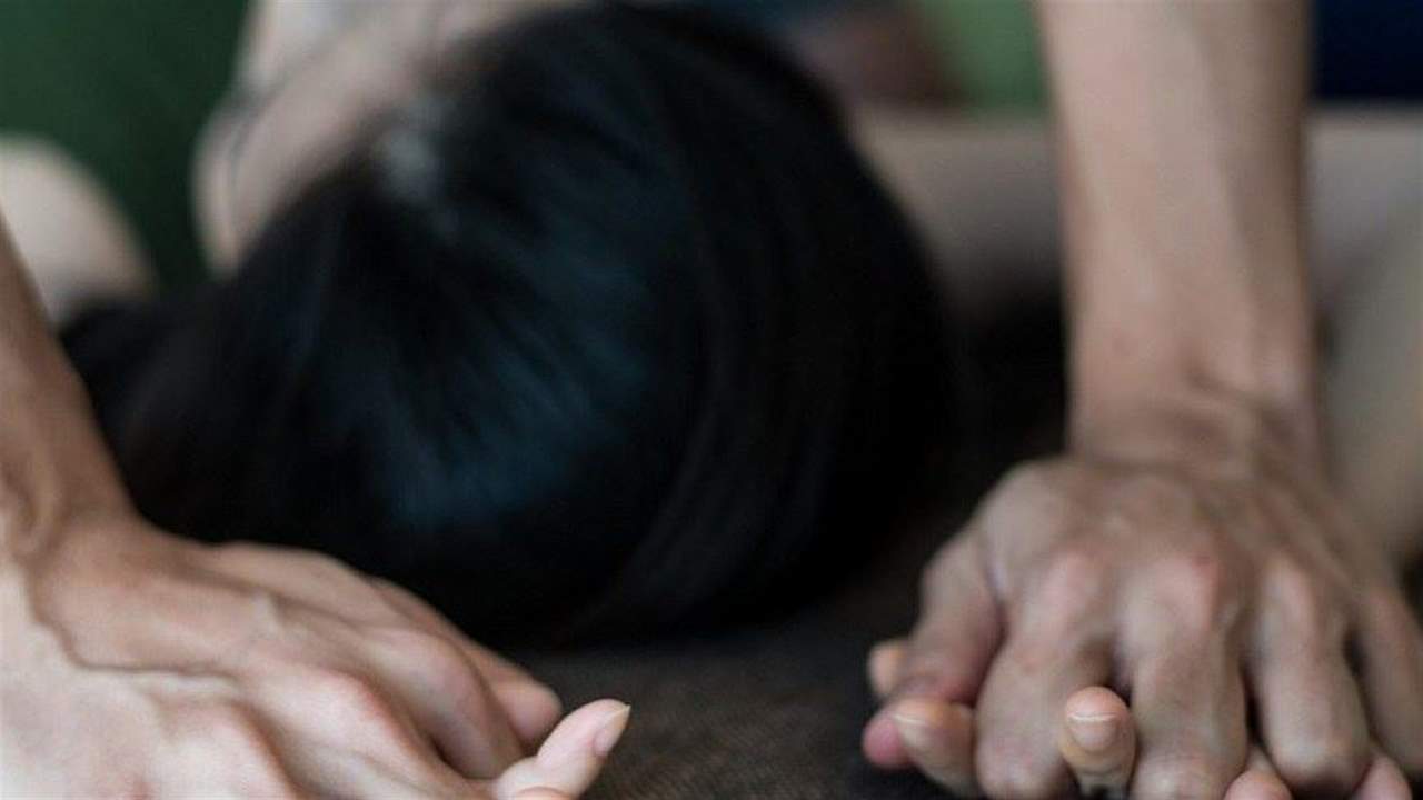 إختبأ في جزء مهجور من الطريق وهاجمها وقام بإغتصابها!