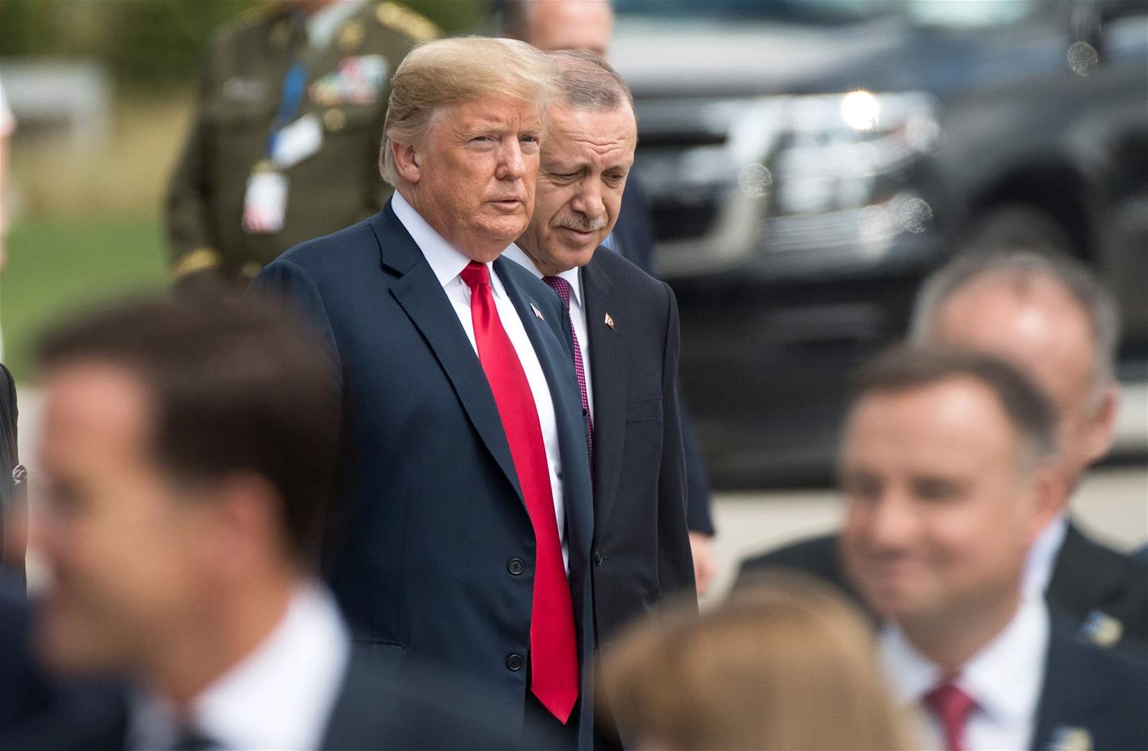 ترامب وأردوغان: عدم السماح بوجود أي فراغ بالسلطة في سوريا!