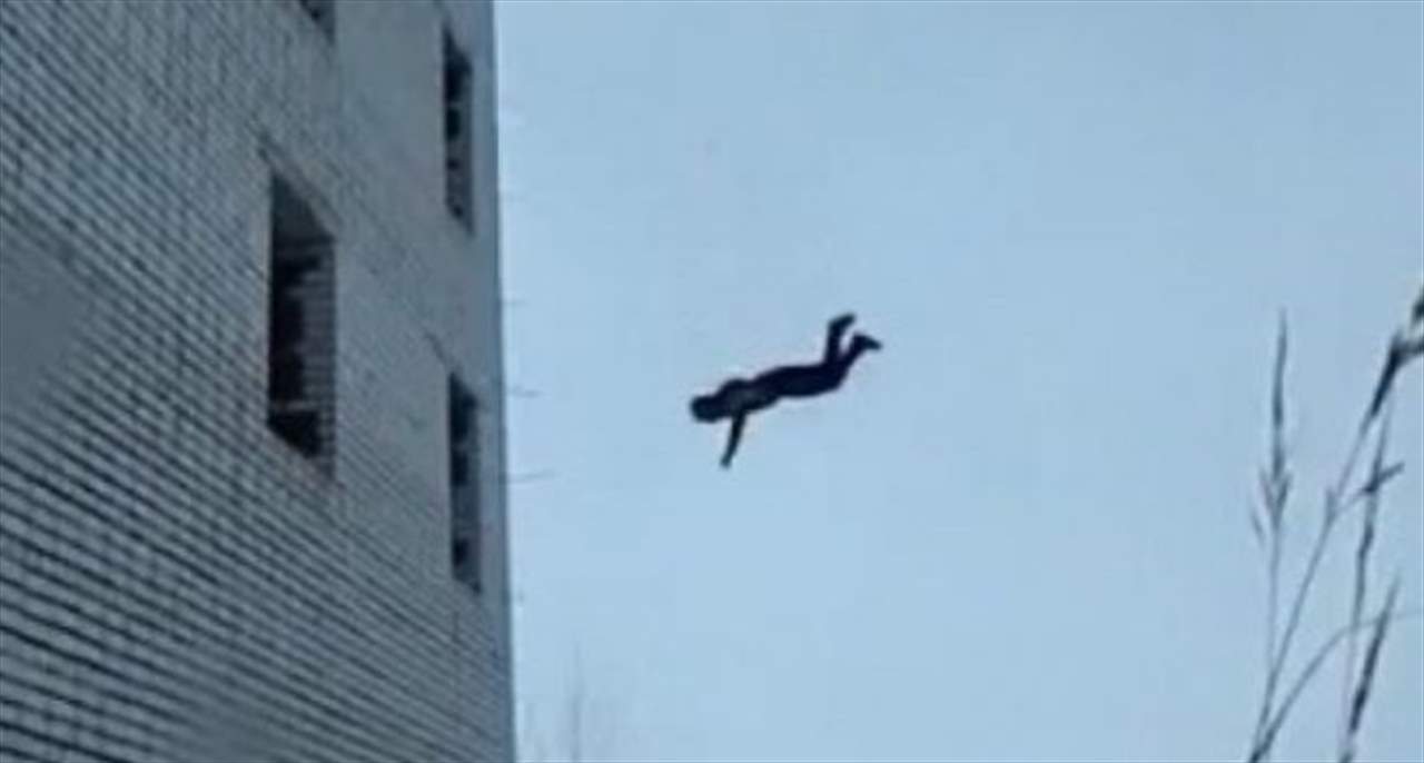 طالب ينتحر بإلقاء نفسه من الطابق الـ16 بسبب علاقة عاطفية فاشلة! 