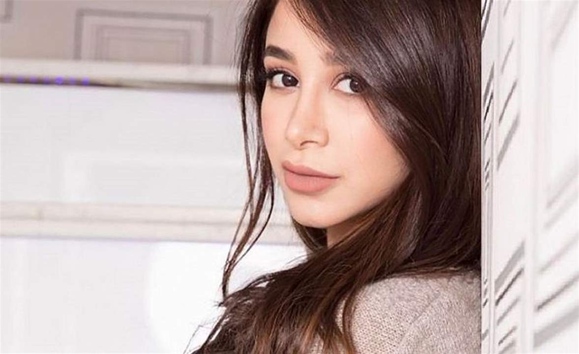 الفنانة السعودية أسيل عمران سحرت كريستيانو رونالدو... لم يرفع نظراته عنها!