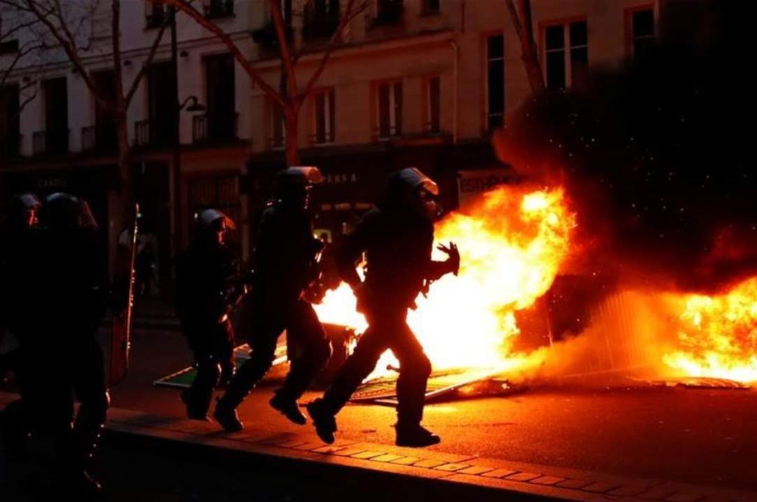 اشتباكات في باريس أثناء احتجاجات ضد ماكرون!
