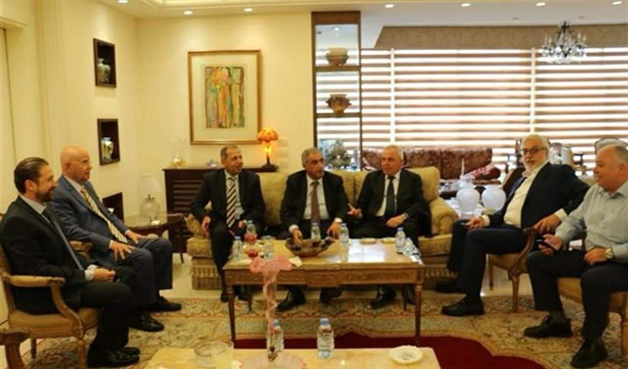 "اللقاء التشاوري" يستغرب انقطاع التواصل معه