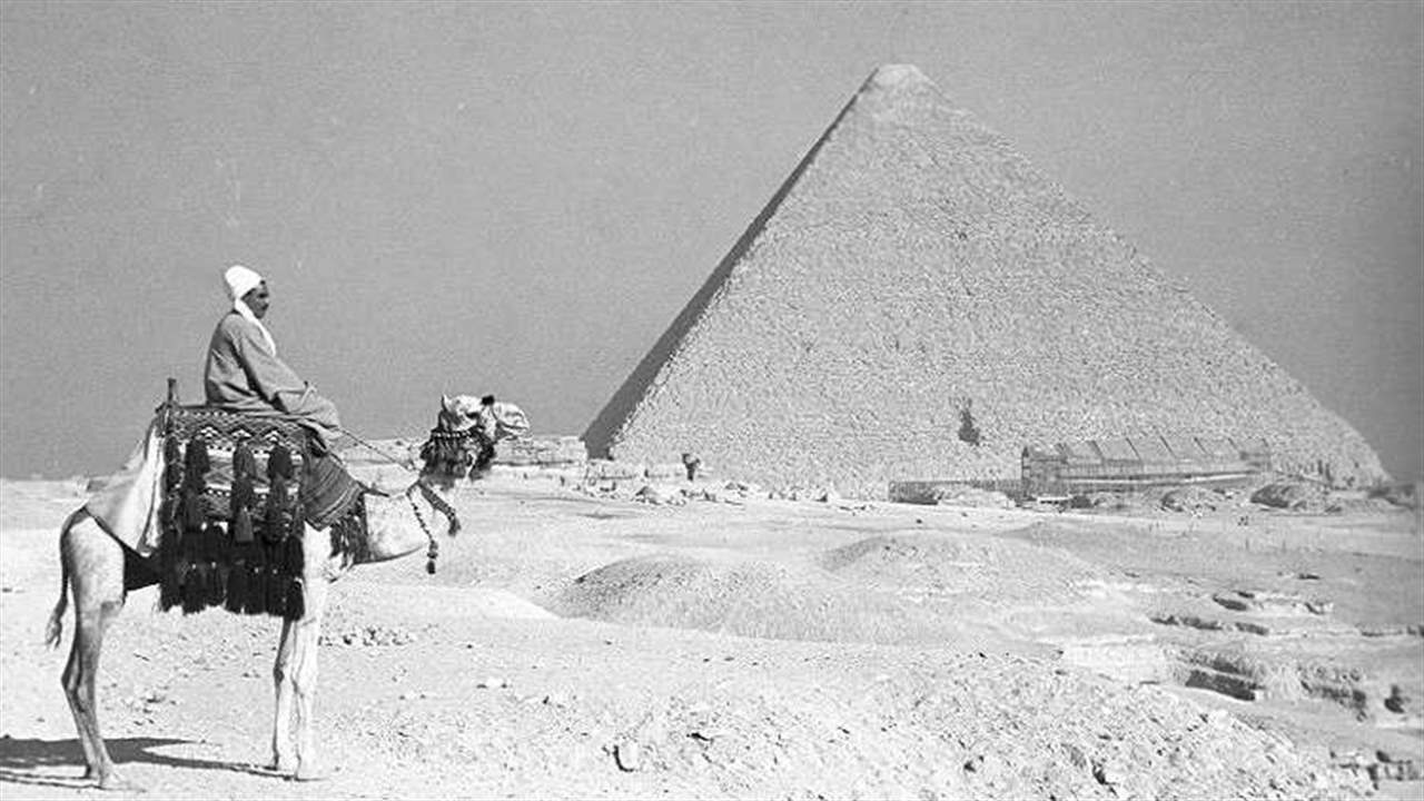 إكتشاف مدفن غامض في أحد الأهرامات في مصر!