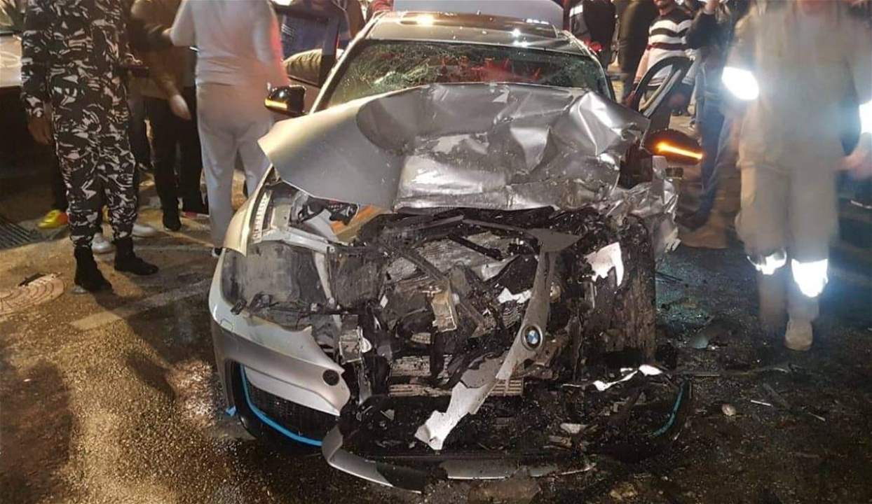 بالصور -  قتيل و5 جرحى في حادث سير على طريق عام صور