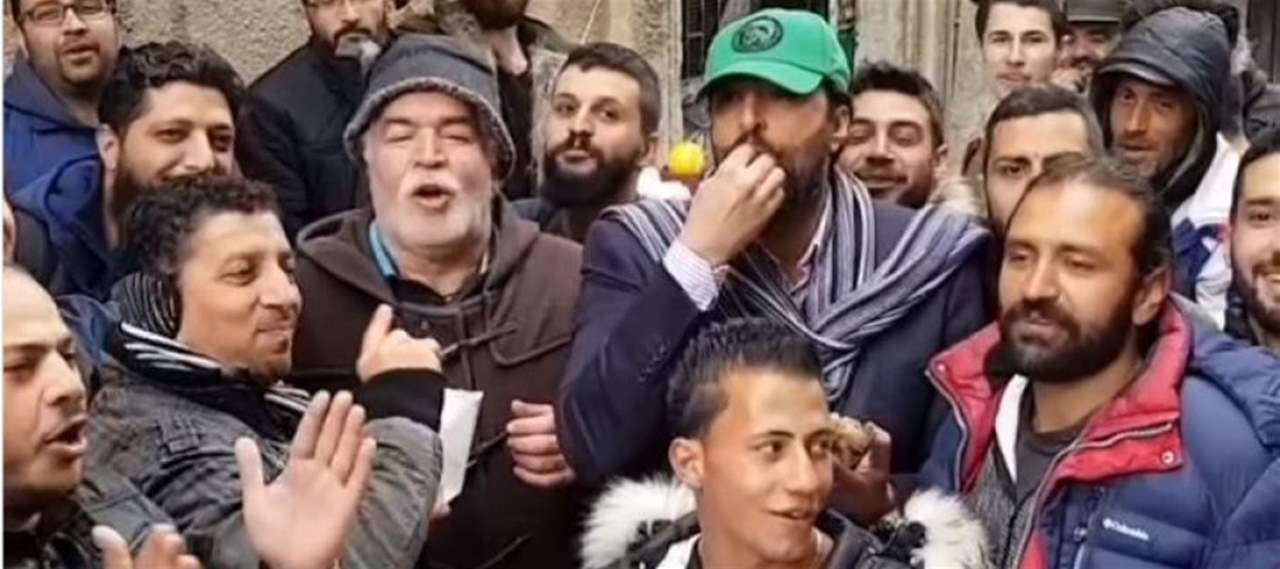 بالفيديو- باسم ياخور و"أبو غالب" يقفان في طوابير الغاز: "برهوم طعمينا.. برهوم شرّبنا"