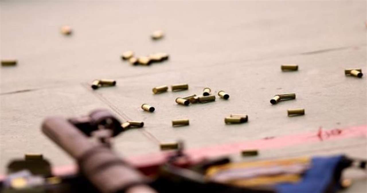 5 أفراد من عائلة واحدة أمطروا جيرانهم بالرصاص وقتلوا اثنين منهم! 