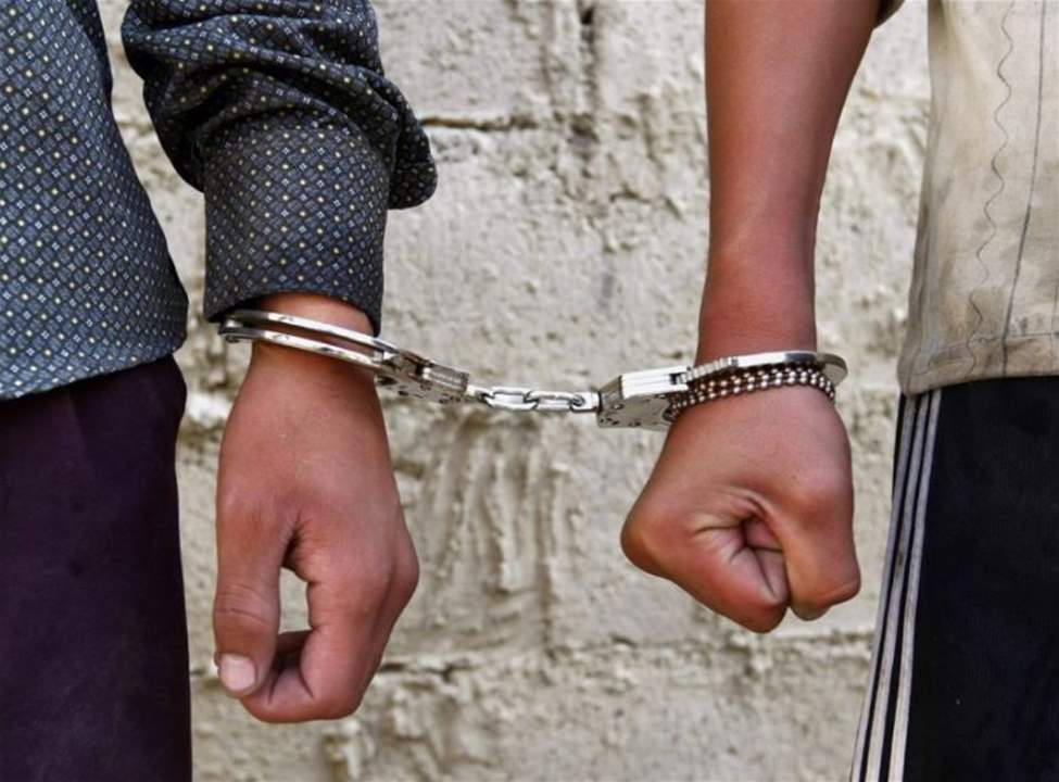 الجيش: توقيف 4 أشخاص لإقدامهم على خطف سوري في تعلبايا وطلب فدية