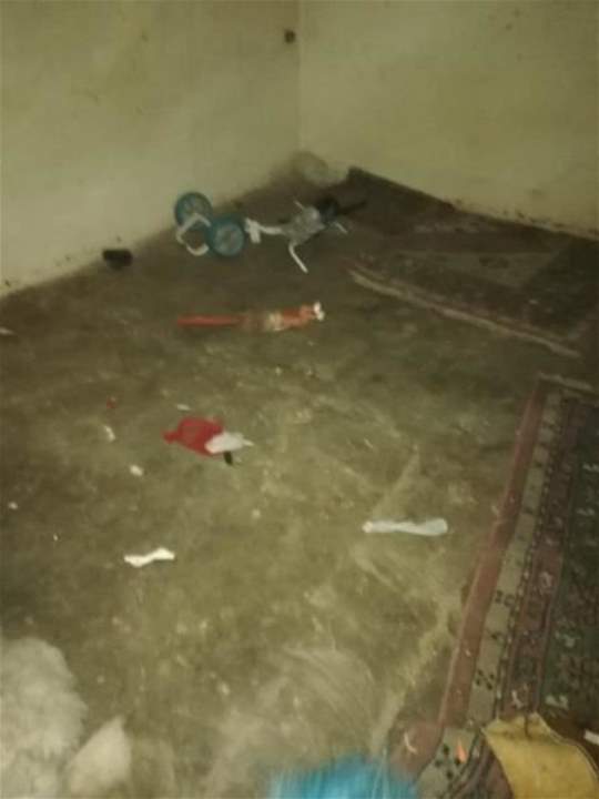 في جنوب لبنان... أب يضع إبنه من ذوي الإحتياجات الخاصة على "تتخيتة" منذ أكثر من 20 عاماً!