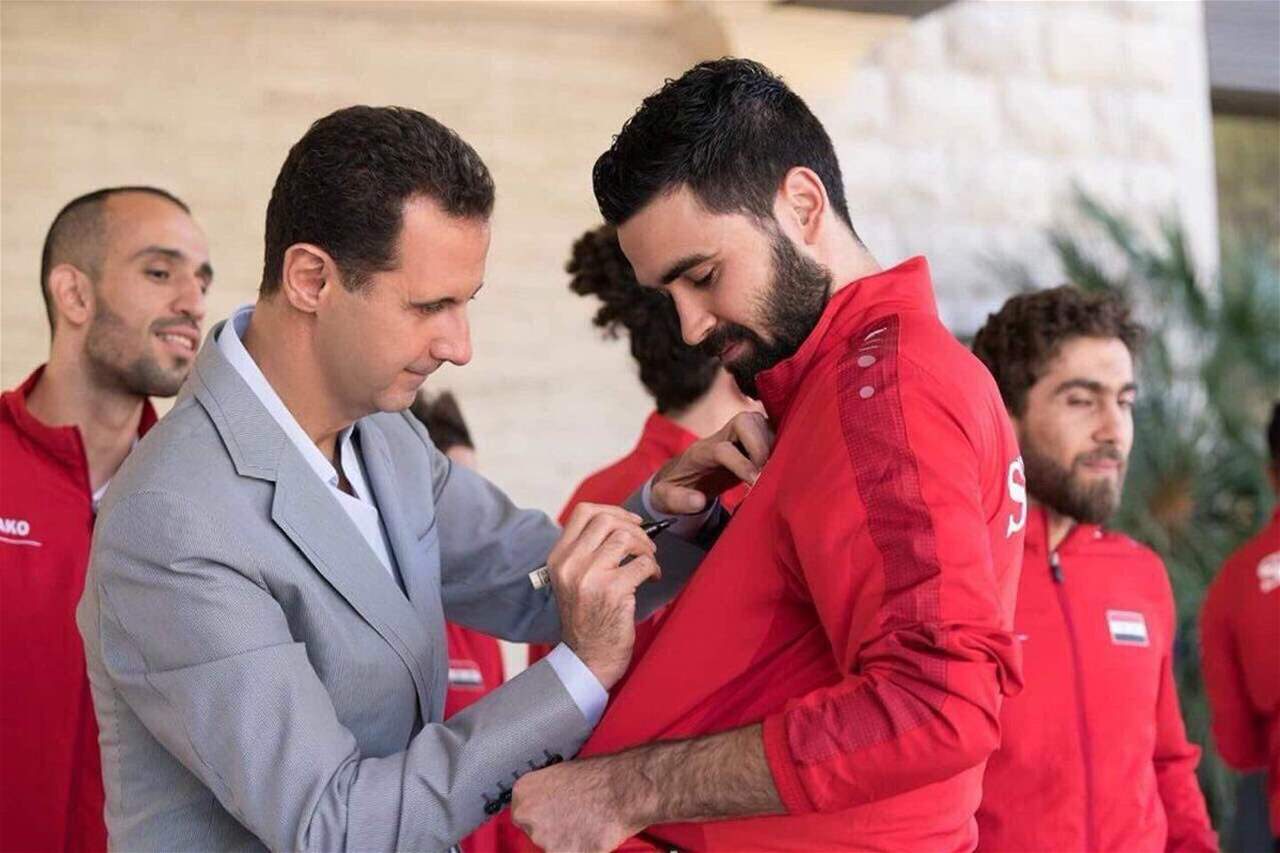 بالصّورة: مهاجم المنتخب السّوريّ عمر خريبين يلتقي باسل آصف شوكت!