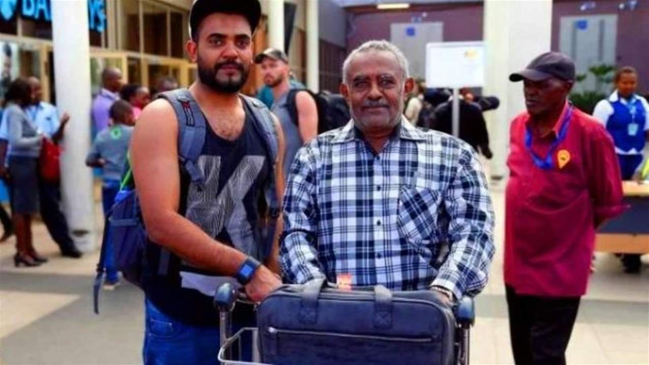 بالفيديو- تأخر بالوصول من دبي فنجا من تحطم الطائرة الإثيوبية... والده اصيب بالصدمة !