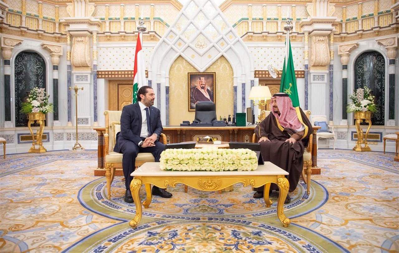 بالصور - الملك سلمان يستقبل الحريري في الرياض