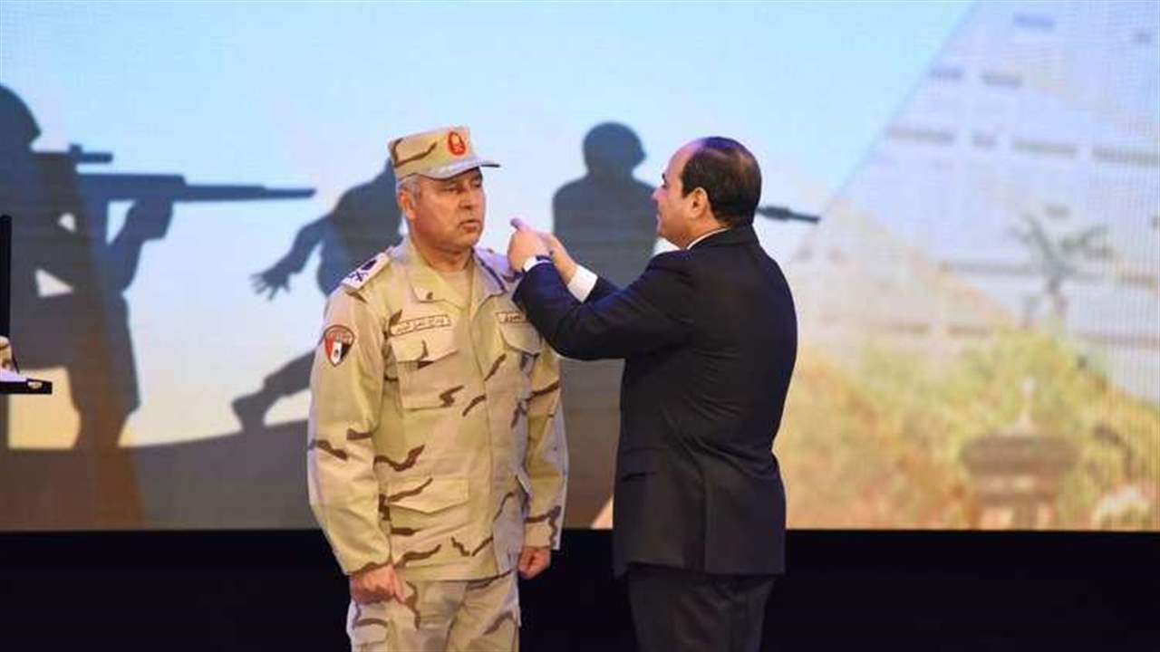 بالصور - وزير النقل المصري الجديد يؤدي اليمين الدستورية أمام السيسي 