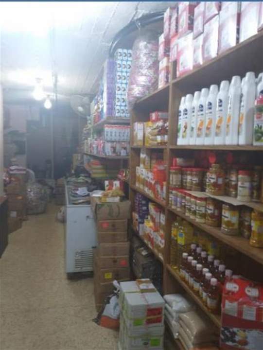 بالصور- الكشف عن  4 مستودعات لمواد غذائية فاسدة 