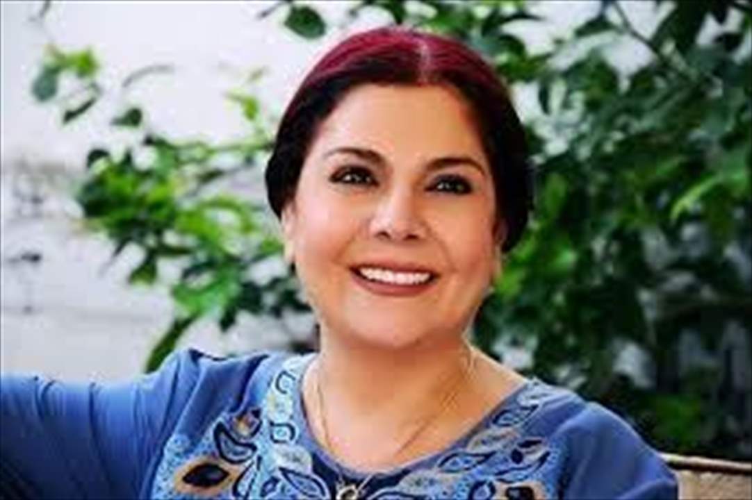 صباح الجزائري تعتذر من جمهور "باب الحارة" وتنشر صورة مع زوجها اللبناني!