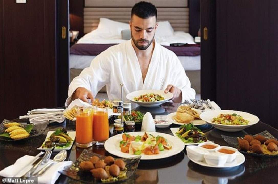 بالصور - مليونير شاب يعلن عن "أروع وظيفة في العالم"... لن تصدقوا الراتب!