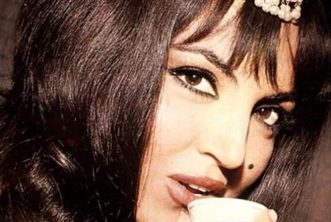 بالفيديو والصور… الفنانة اللبنانية سميرة توفيق تغنّي في السعودية بعد غياب طويل عن الساحة الفنية!