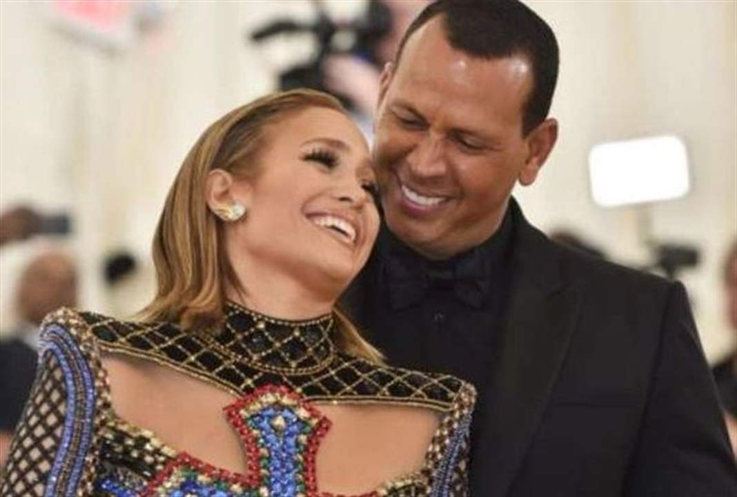 خطيب جنيفر لوبيز خانها مع نجمة "بلاي بوي" و أرسل لها صوراً خليعة!