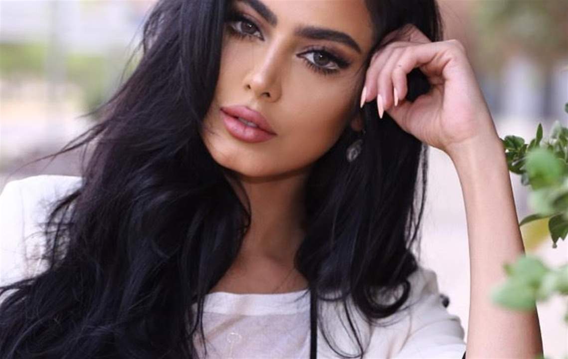 فيديو- نجمة خليجية تثير الجدل باستعراضها "طرحة فلوس"! 