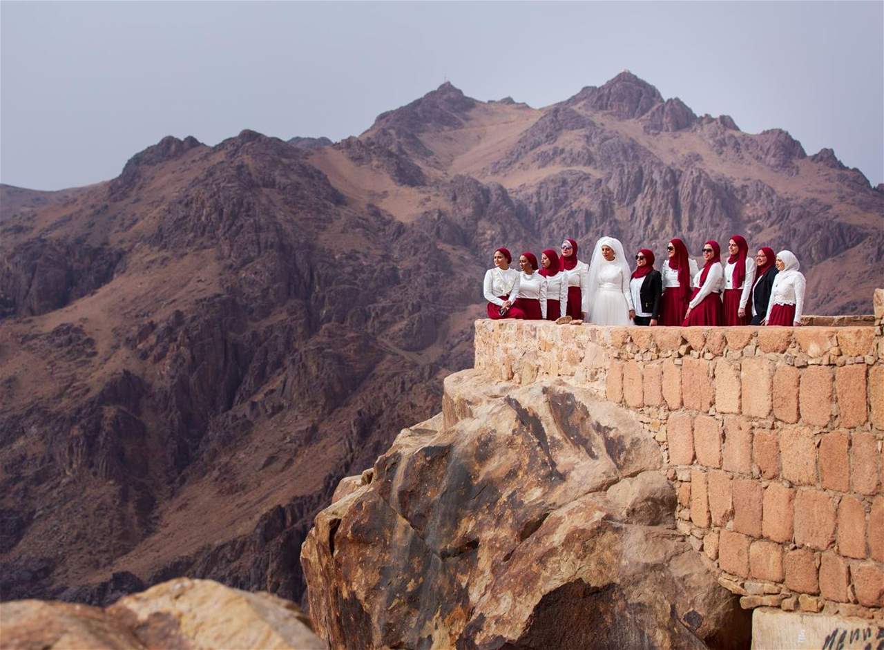 بالصور- عرس مصري على هضبة "سانت كاترين"!