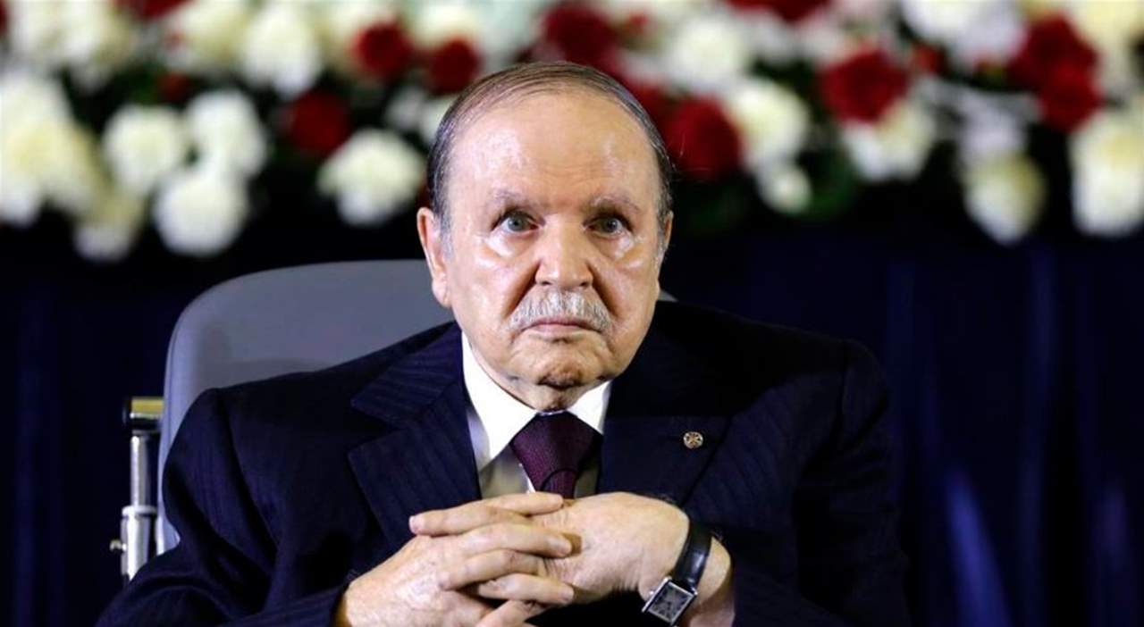 عبد العزيز بوتفليقة يقدم إستقالته رسمياً من رئاسة الجزائر