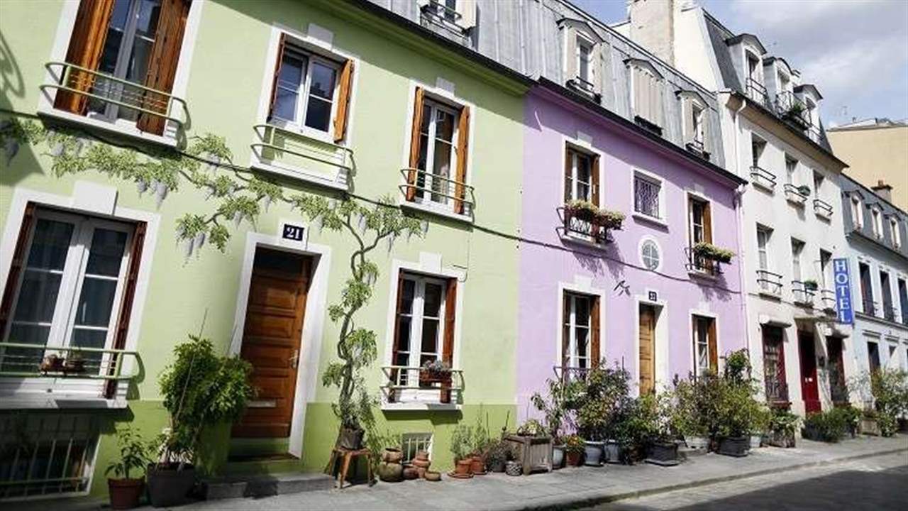 بالصور - "إنستغرام" يغلق شارعا في باريس!