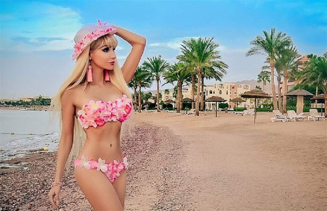 بالصور - إمرأة تحول نفسها إلى باربي "حية" وترفض صداقة البشر!