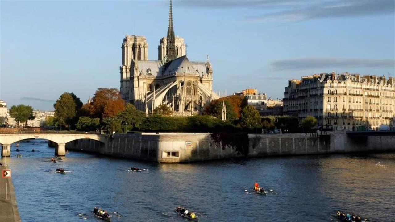 كاتدرائية نوتردام "أنقذت بالكامل تقريباً"... و300 ألف شخص قدّموا تبرّعات!