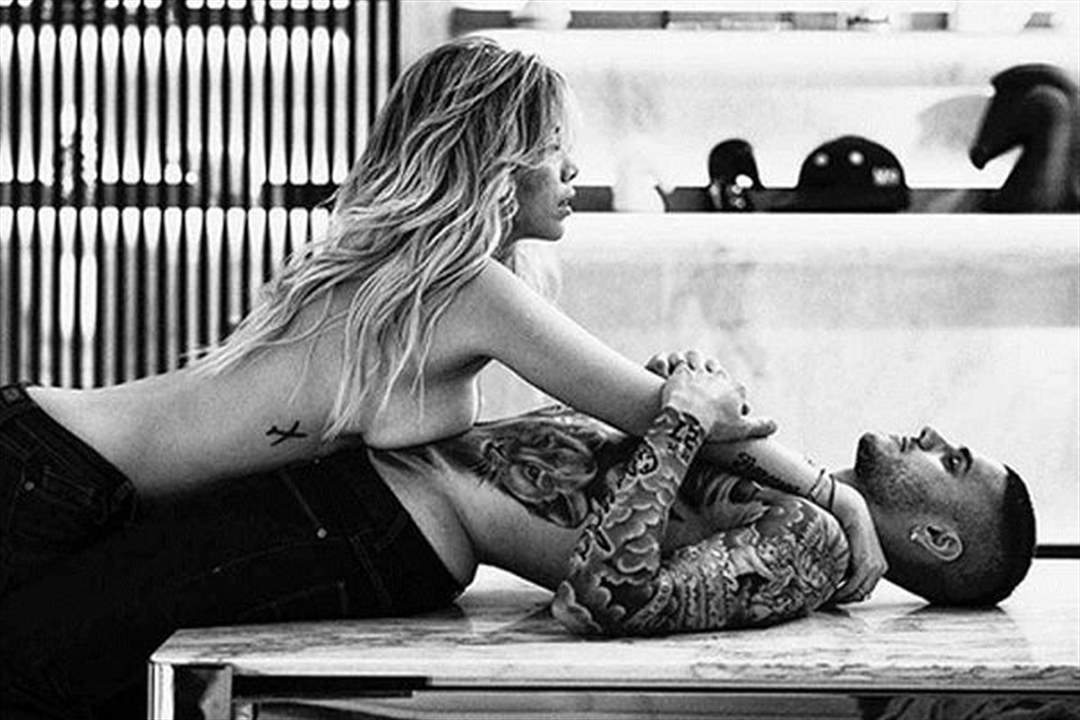 لاعب انتر ميلان وحبيبته واندا نارا يُظهران عن حبهما بطريقة هزت مواقع التواصل الاجتماعي