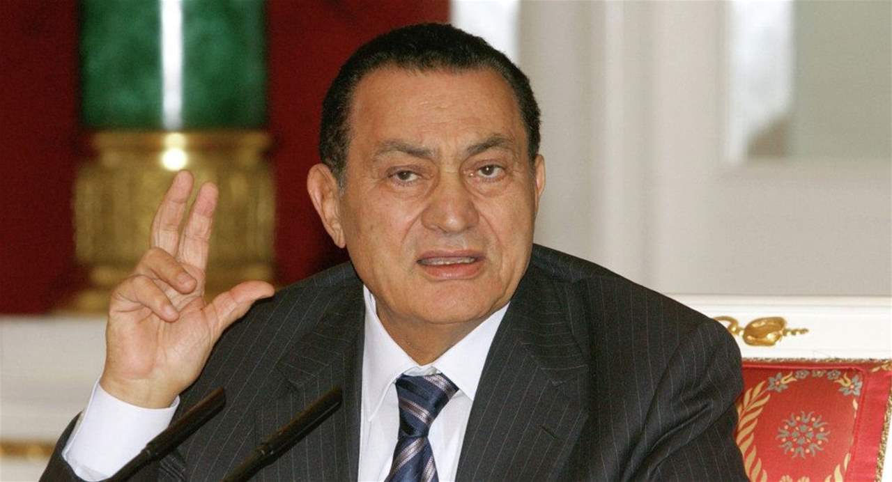 بالصورة- حسني مبارك يحتفل بعيد ميلاده الـ91 مع عائلته!