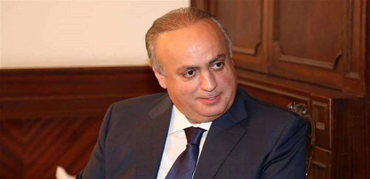 وهاب: قرّرنا إقامة نصب تذكاري لغازي كنعان