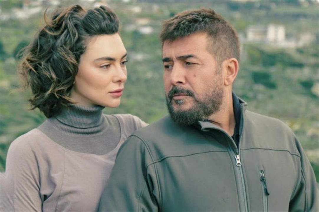 ستيفاني صليبا ترد على منتقديها في "دقيقة صمت" بصورة ظريفة مع "عتوف"!