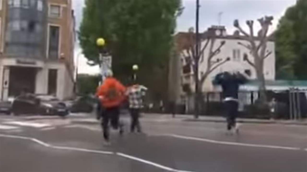 بالفيديو- هجوم بـ"الشواكيش" و"ساق معزاة" لسرقة محل مجوهرات والجيران يتصدون للعصابة!