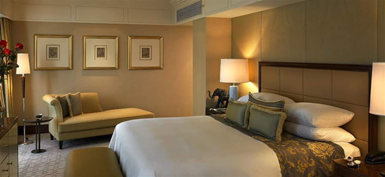 عصابة نساء تخطف رجل أعمال في فندق فاخر!