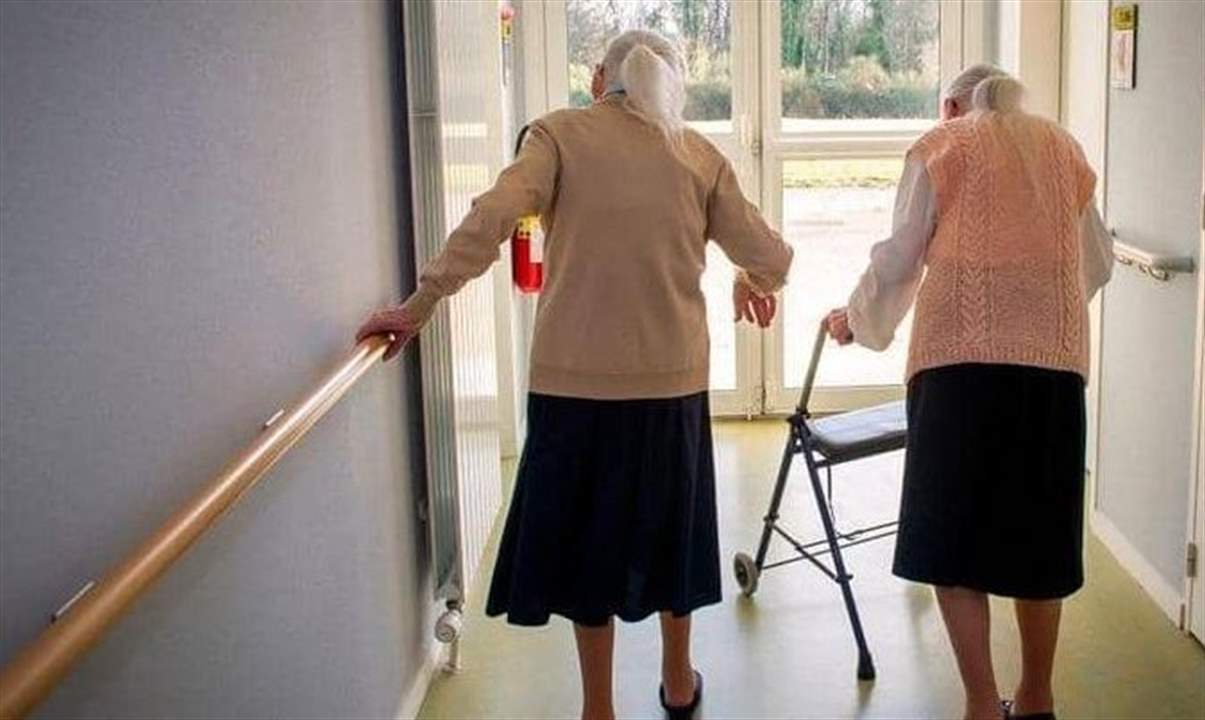 مسنة عمرها 102 عاماً تقتل جارتها التسعينية بطريقة بشعة