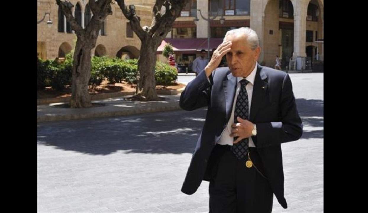 وفاة النائب السابق عبد اللطيف الزين 