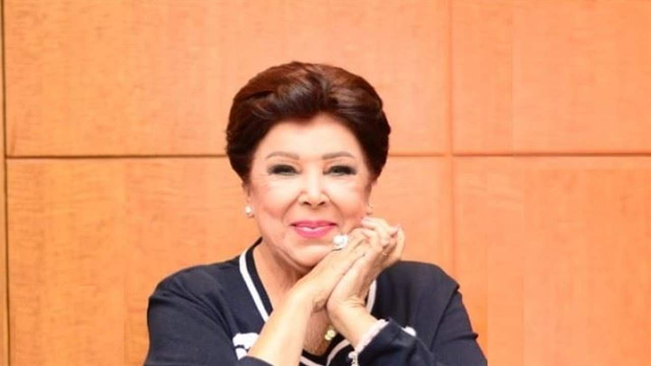 نقل الفنانة رجاء الجداوي إلى المستشفى بعد تدهور حالتها بسبب الصيام!