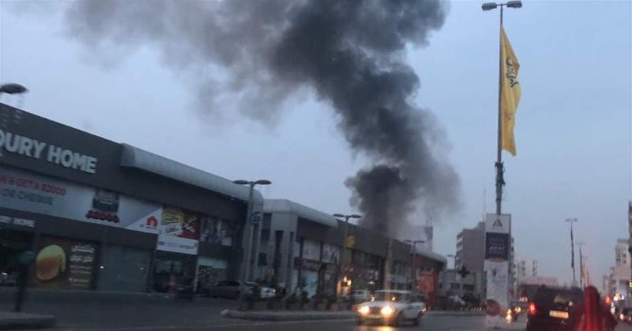 مجهولون اشعلوا الاطارات في جل البحر صور