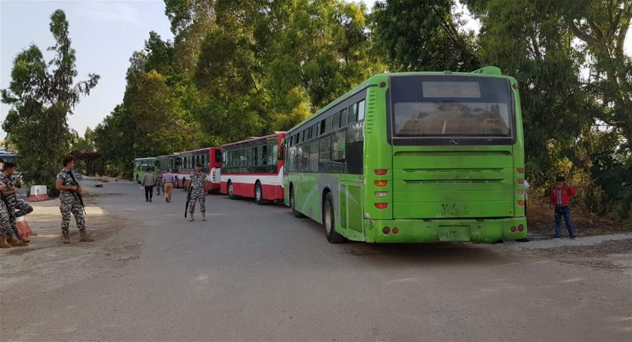 انطلاق دفعة جديدة من النازحين السوريين من مختلف المناطق اللبنانية للعودة إلى وطنهم 