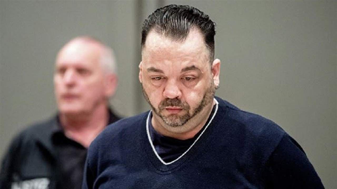 ممرض يقتل نحو 100 مريض!