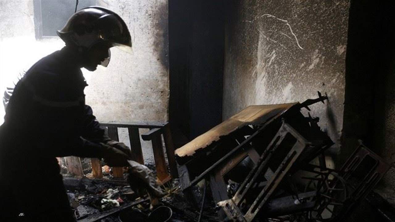 بالفيديو - شاب جزائري ينقذ امرأتين من حريق كبير