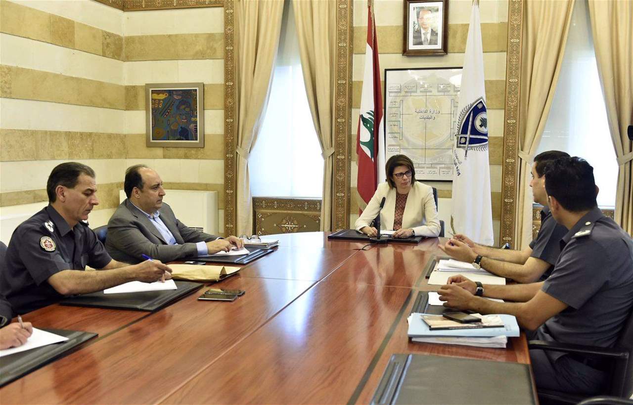 ريا الحسن: أعطيت توجيهاتي الى لجنة السجون للعمل على ادخال تعديلات على نظام السجون يراعي معايير حقوق الانسان، وإعداد خطة سريعة لحل مشكلة الاكتظاظ والتعاون مع الوزارات المعنية لمعالجة هذا الملف