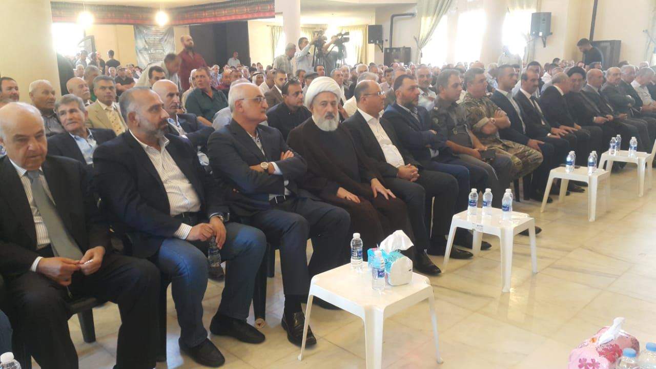 وزراء وشخصيات من "حزب الله" وحركة أمل" يحضرون تأبين عقيلة عميد عشيرة شمص