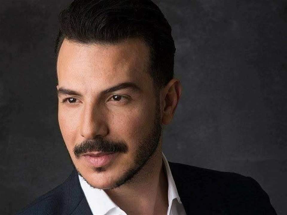 باسل خياط يشارك صورة مع ابنه...هل يشبهه؟