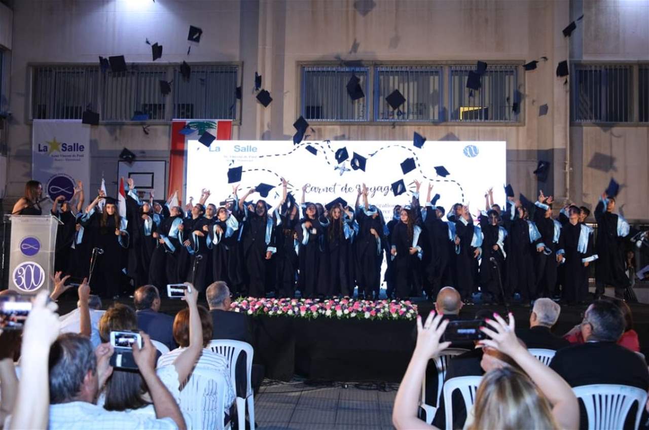 مدرسة مار منصور - برج حمود تحتفل بتخريج طلابها